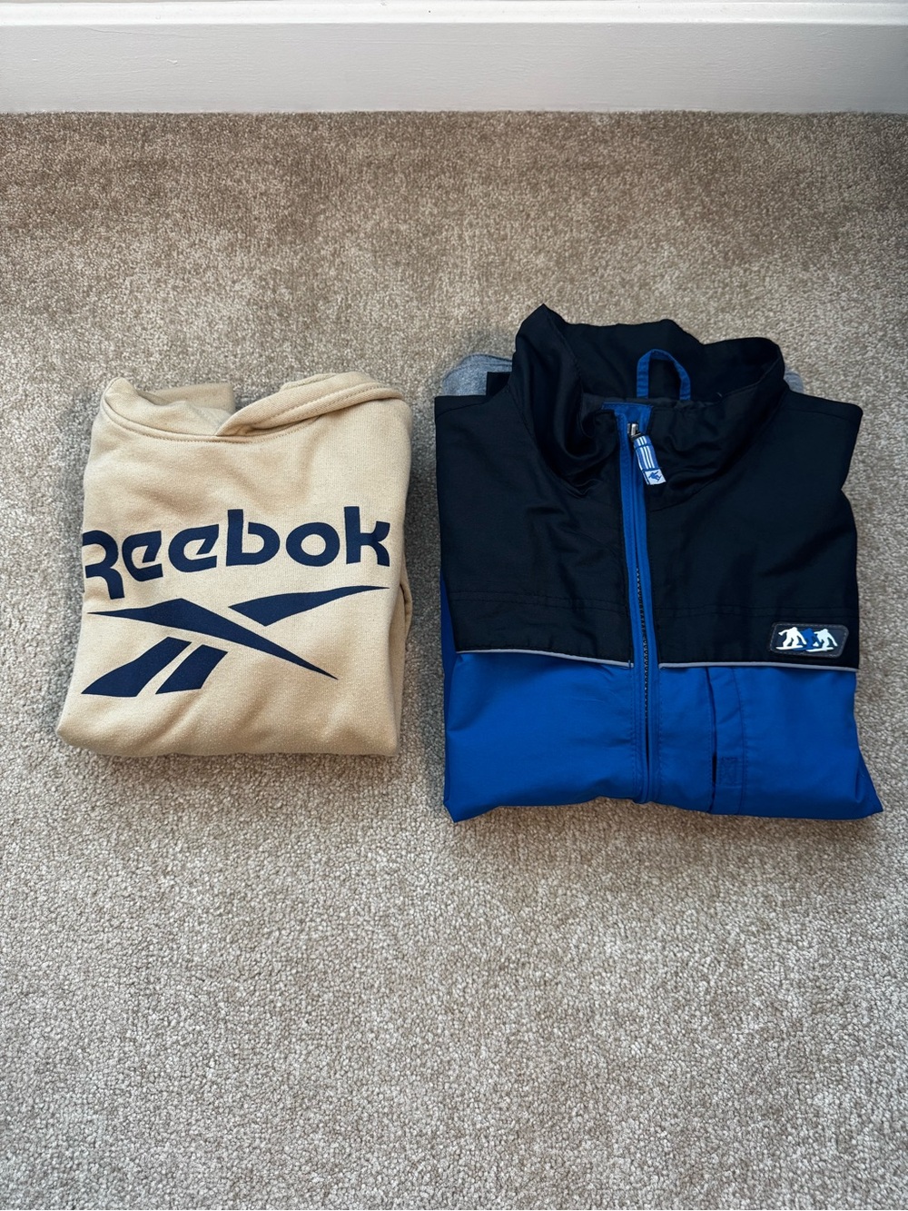 Bundles 2pcs boys 8-10y Reebok Kids' Tan Hoodie & Black/Blue Zip Jacket Set